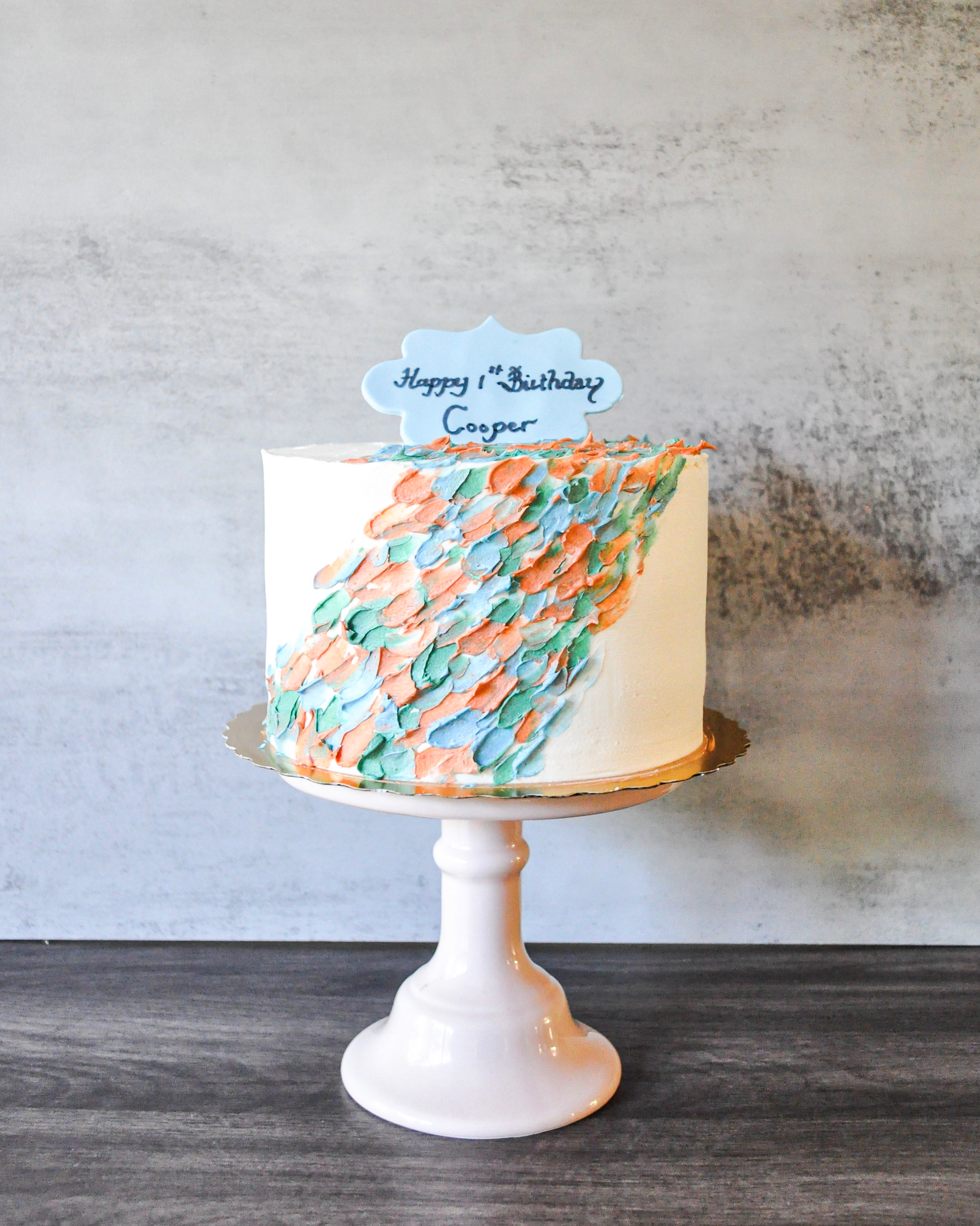 our signature mini cakes with butterfly 🦋 & flower 🌸 isomalt  #BeyondBirthdays . . . #cake #patisserie #baking #instacake #customcake…